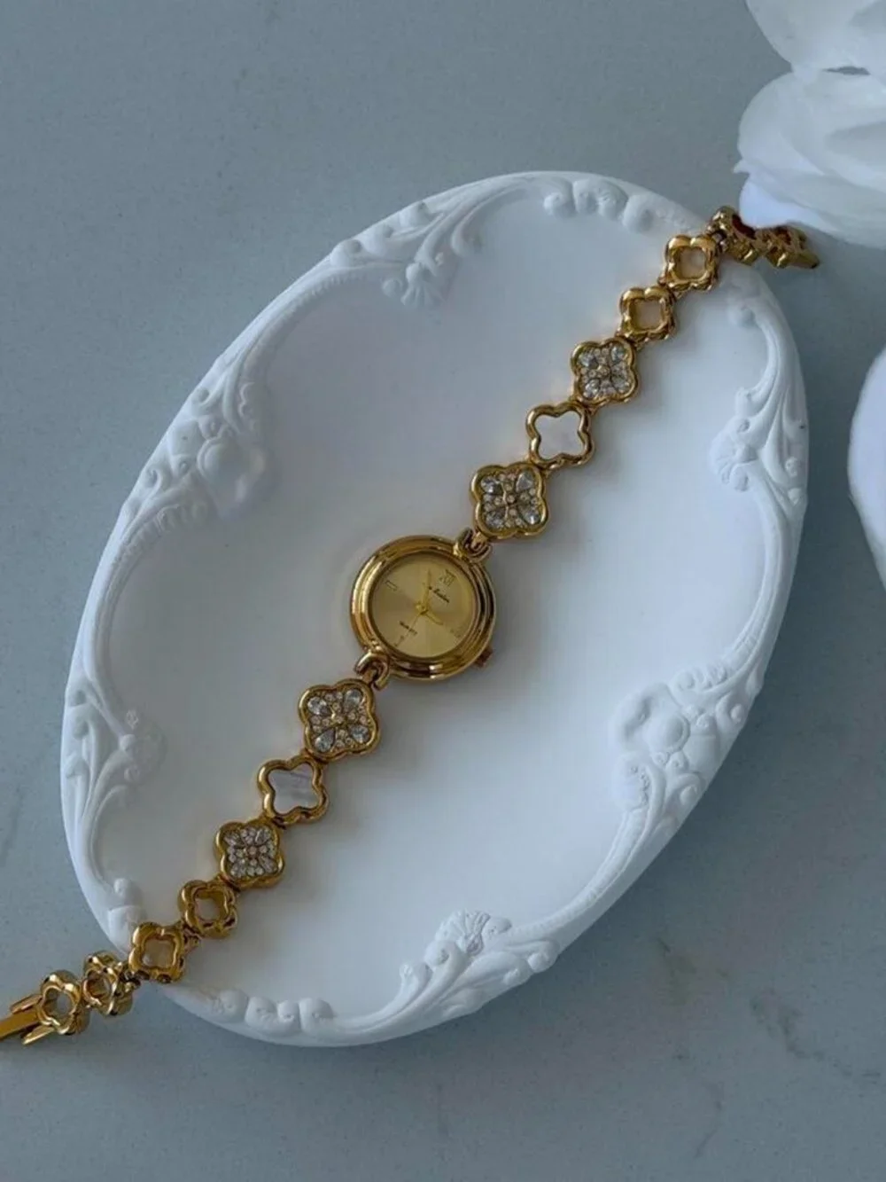 SKU0597 Retro Gold White Women Minimalist Watch Bracelet + gift bag